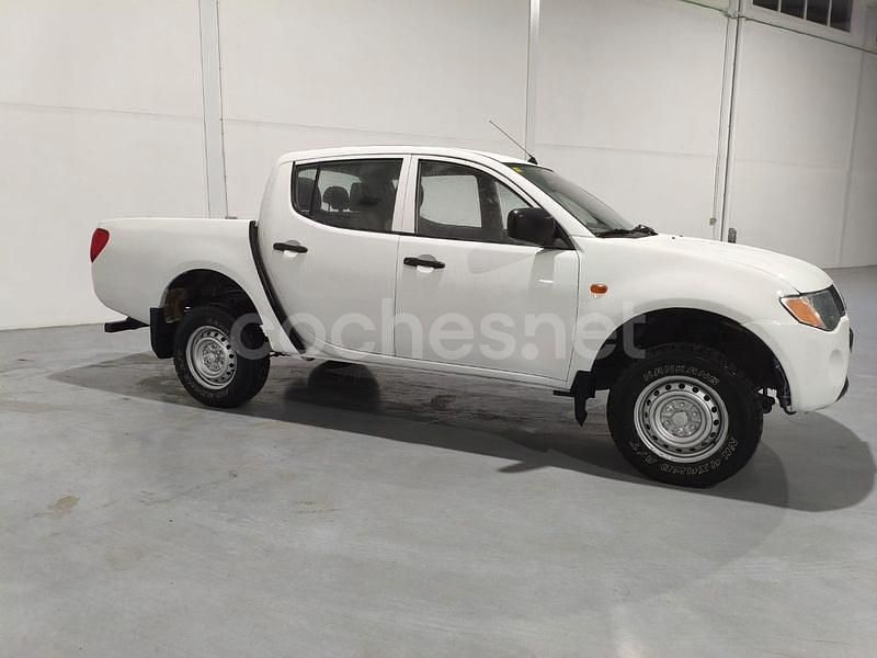 Usado Mitsubishi L200 Intense 136 CV (100 kW) 2008 Blanco Recogida