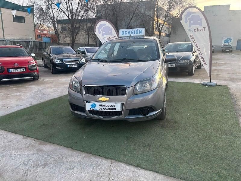 Usado Chevrolet Aveo LS 84 CV (61 kW) 2012 Gris / plata Berlina