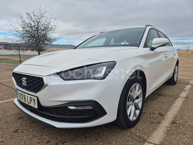 Usado Seat Leon Reference 115 CV (84 kW) 2021 Blanco Berlina