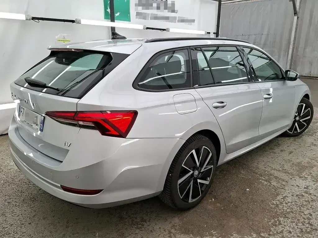 Usado Skoda Octavia 204 CV (150 kW) 2021 Gris Familiar
