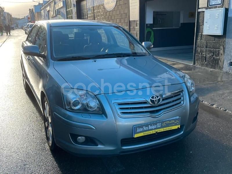 Gris / plata Usado 2008 Toyota Avensis Active Berlina | 7500 € (Precio justo) - Imagen 1/4