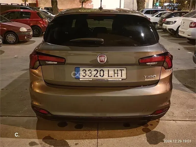 Usado Fiat Tipo Lounge 120 CV (88 kW) 2020 Gris / plata Berlina