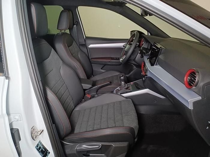 Usado Seat Arona FR 110 CV (80 kW) 2024 Blanco SUV