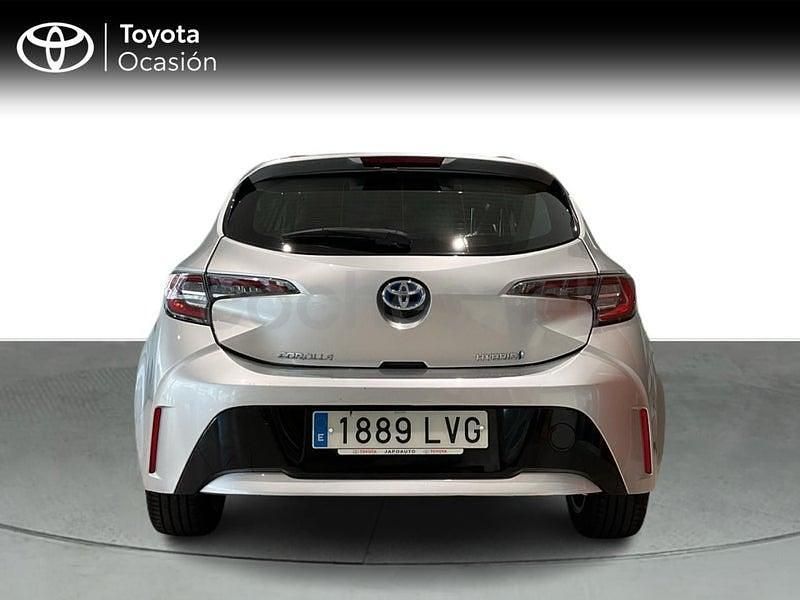 Usado Toyota Corolla Active 122 CV (89 kW) 2021 Gris / plata Berlina