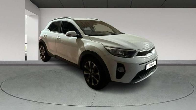 Usado Kia Stonic 101 CV (74 kW) 2019 Blanco SUV