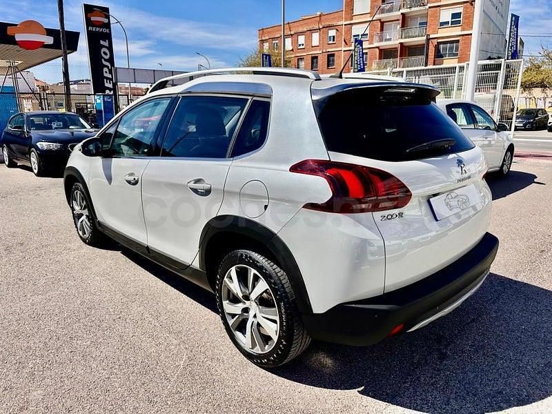 Usado Peugeot 2008 Crossway 100 CV (73 kW) 2017 Blanco SUV