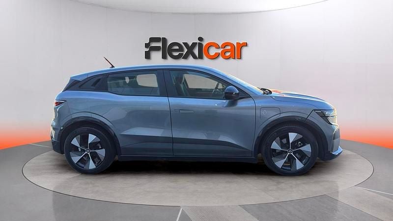 Begagnad Renault Mégane Equilibre 160 HK (117 kW) 2023 Grå Sedan