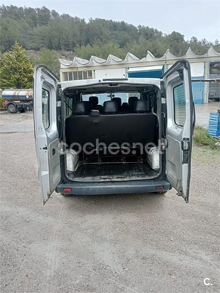 Usado Renault Trafic 77 CV (56 kW) 1999 Gris / plata Monovolumen