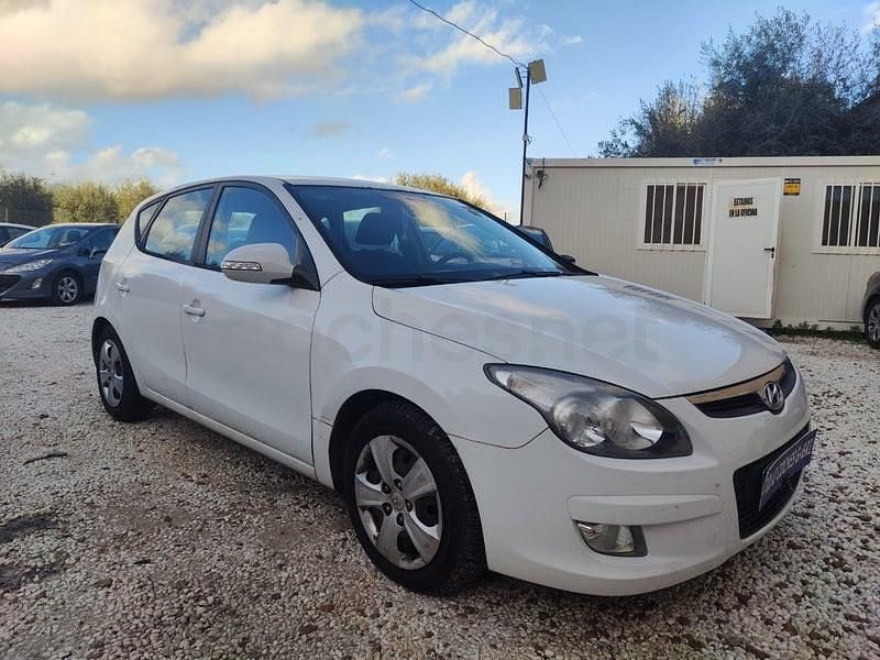 Usado Hyundai i30 Comfort 90 CV (66 kW) 2009 Blanco Berlina