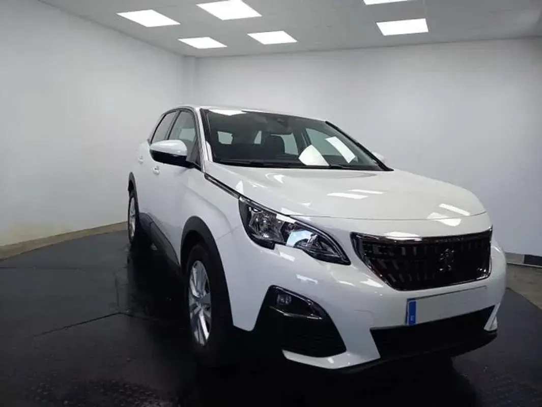 Usado Peugeot 3008 Active 131 CV (96 kW) 2019 Blanco SUV
