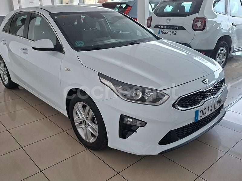 Usado Kia Ceed 100 CV (73 kW) 2021 Blanco Utilitario