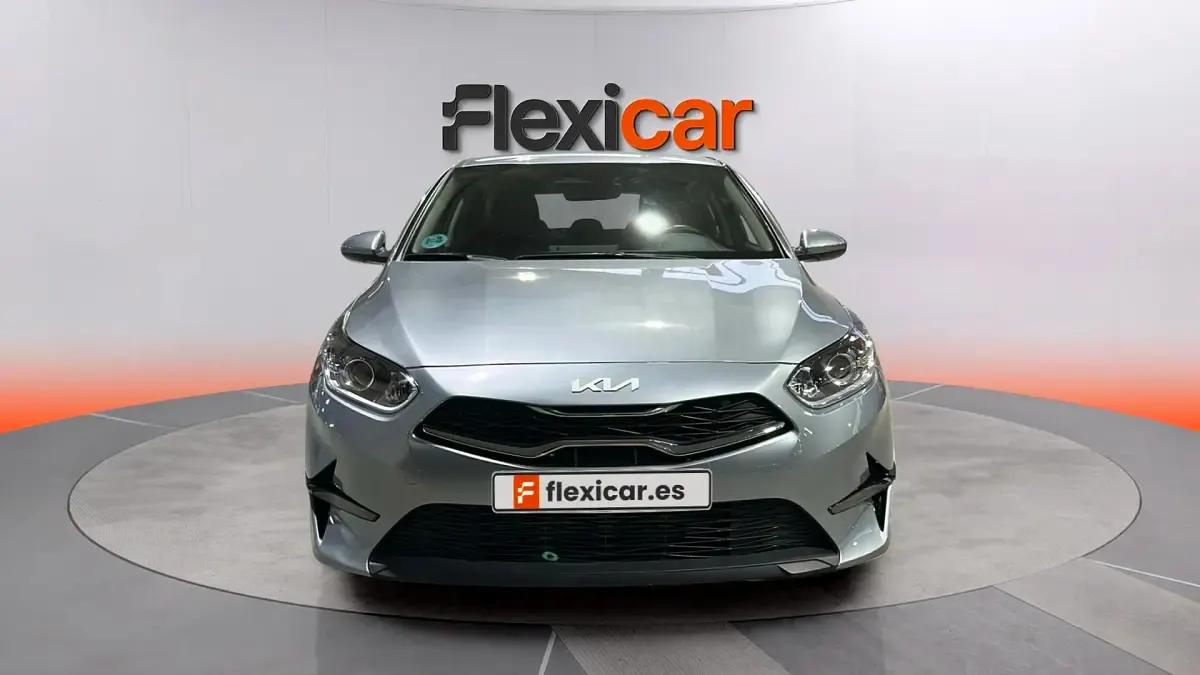 Usado Kia Ceed 101 CV (74 kW) 2024 Gris Utilitario