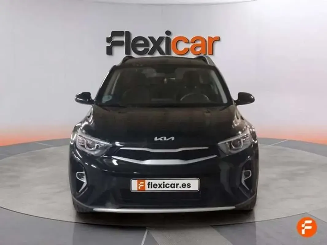 Usado Kia Stonic 84 CV (61 kW) 2024 Negro SUV