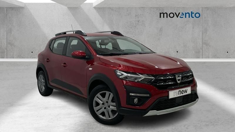 Usado Dacia Sandero Comfort 91 CV (66 kW) 2022 Rojo Berlina