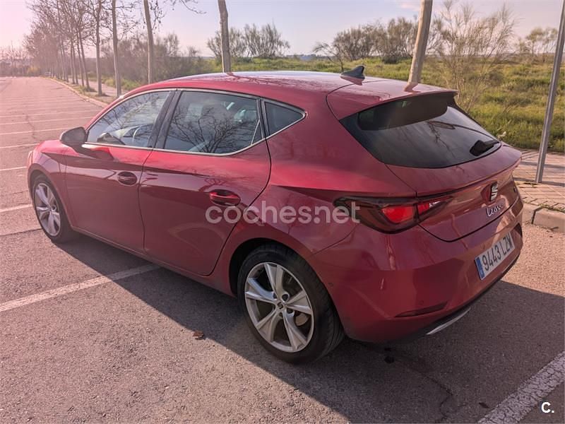 Usado Seat Leon FR 150 CV (110 kW) 2022 Rojo Berlina