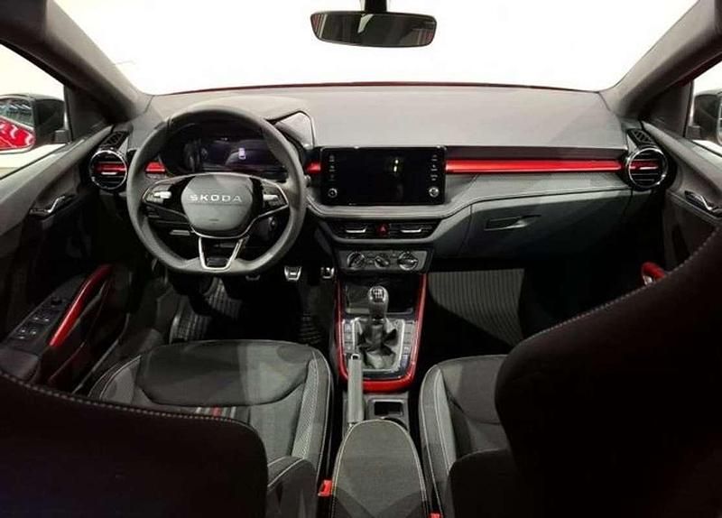 Usado Skoda Kamiq Monte Carlo 116 CV (85 kW) 2025 Blanco SUV