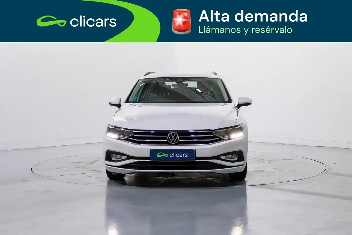 Usado VW Passat Business 122 CV (89 kW) 2022 Blanco Familiar