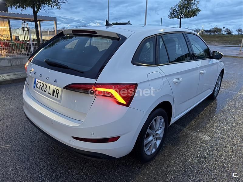 Usado Skoda Scala Ambition 95 CV (69 kW) 2022 Blanco Utilitario