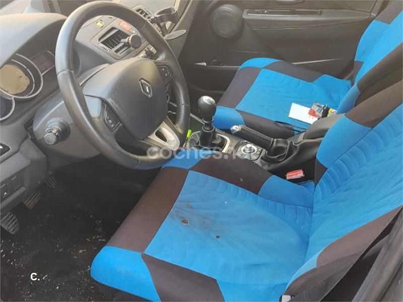 Usado Renault Mégane 105 CV (77 kW) 2010 Gris / plata Berlina