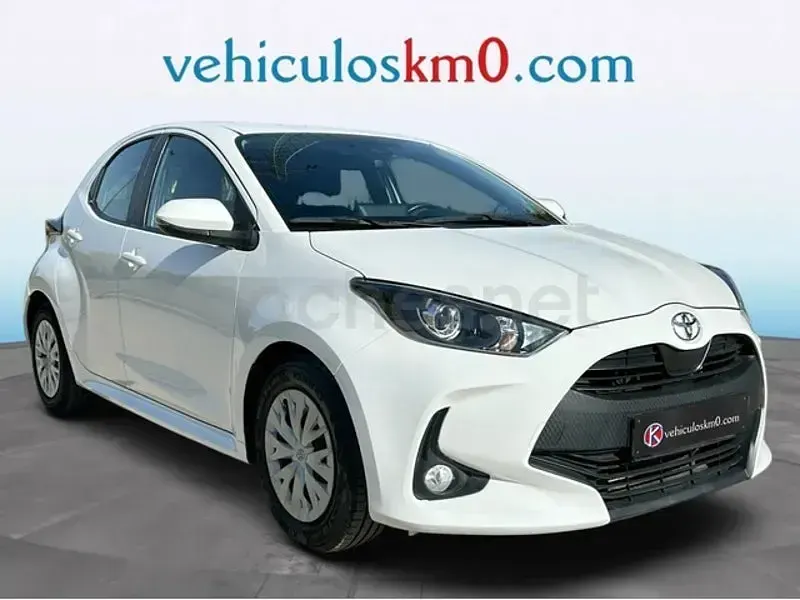Usado Toyota Yaris Business Edition 69 CV (50 kW) 2022 Blanco Utilitario