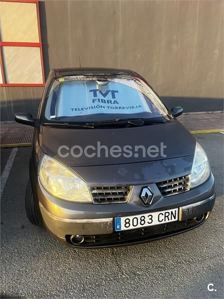 Usado Renault Scénic II Dynamique 136 CV (100 kW) 2004 Negro Monovolumen