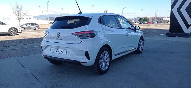 Käytetty Renault Clio V Evolution 100 HP (73 kW) 2024 Valkoinen Sedan