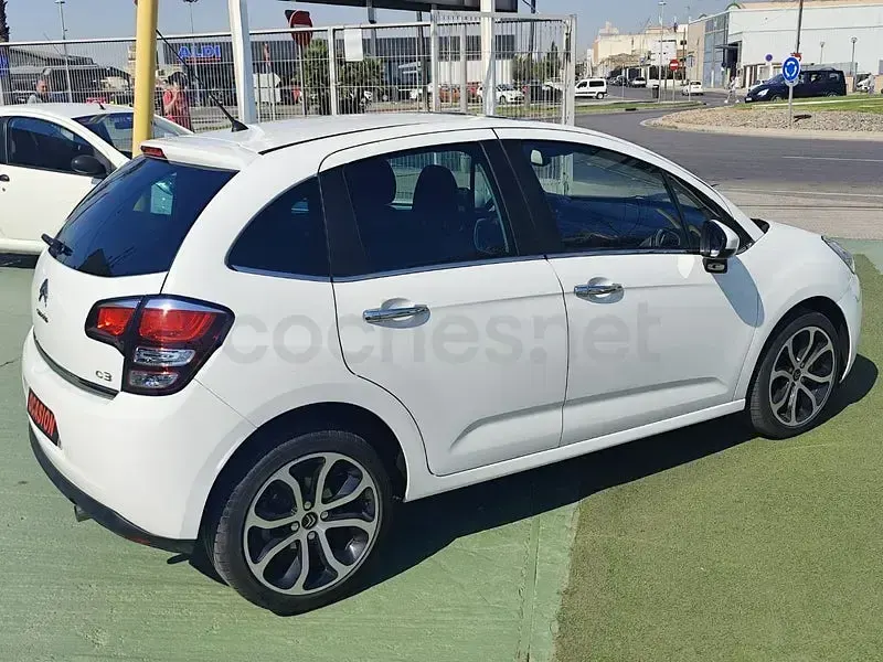 Usado Citroën C3 Exclusive 110 CV (80 kW) 2015 Blanco Berlina