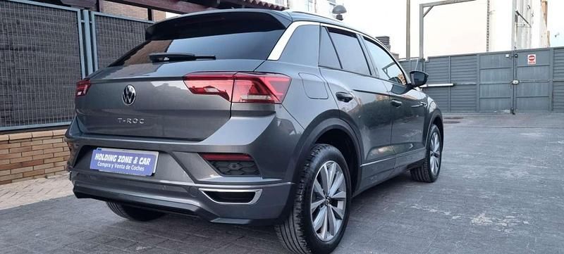 Usado VW T-Roc Advance 116 CV (85 kW) 2022 Gris SUV