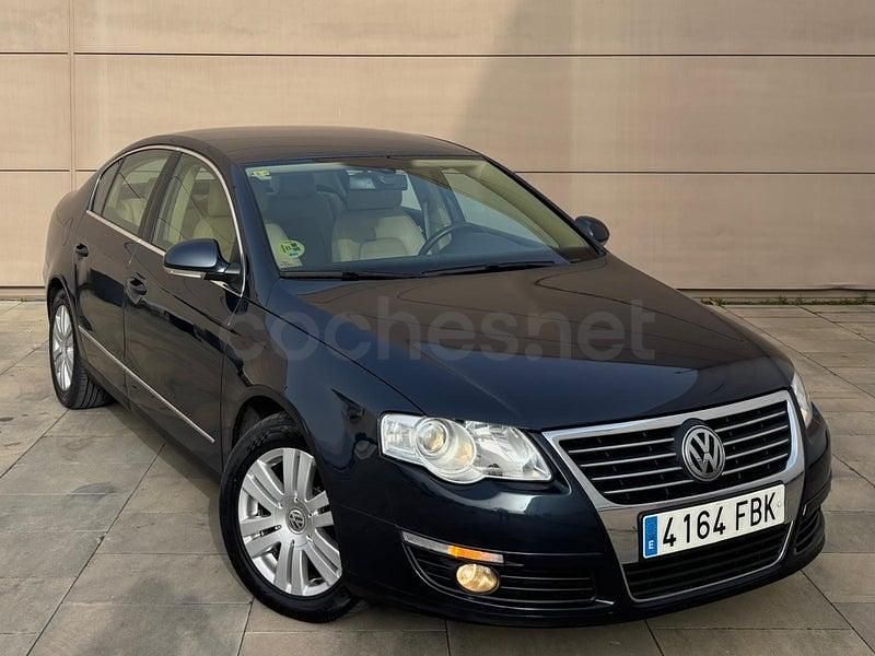 Usado VW Passat Highline 140 CV (102 kW) 2006 Azul Berlina