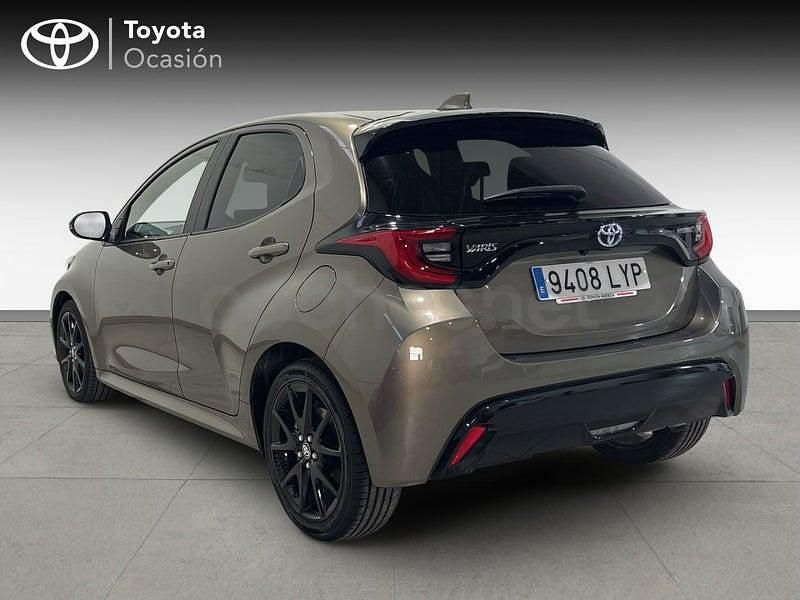 Usado Toyota Yaris Hybrid Style 116 CV (85 kW) 2022 Beige Berlina