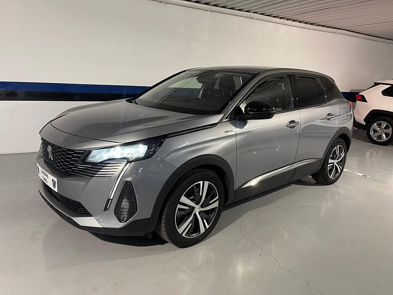 Usado Peugeot 3008 Allure 225 CV (165 kW) 2021 Gris SUV