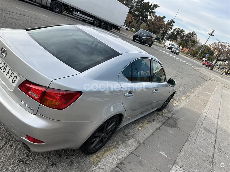 Usado Lexus IS250 Sport Line 208 CV (152 kW) 2006 Gris / plata Berlina
