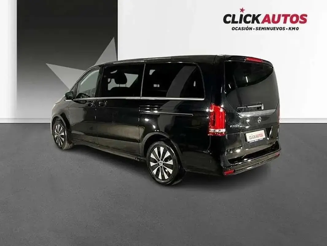 Usado Mercedes 220 Avantgarde 163 CV (119 kW) 2023 Negro Monovolumen