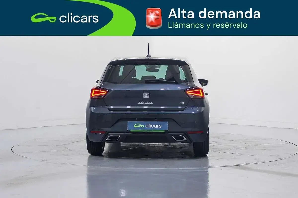 Usado Seat Ibiza FR 110 CV (80 kW) 2023 Gris Utilitario