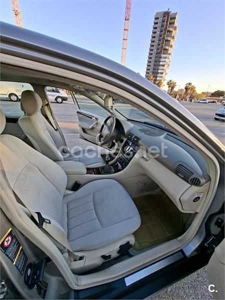 Usado Mercedes C180 Elegance 143 CV (105 kW) 2005 Beige Berlina