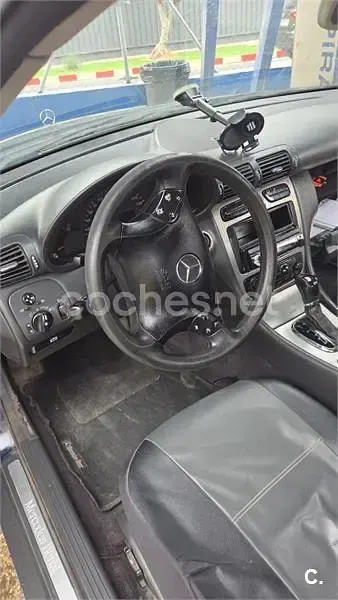 Usado Mercedes C200 Avantgarde 116 CV (85 kW) 2001 Azul Familiar