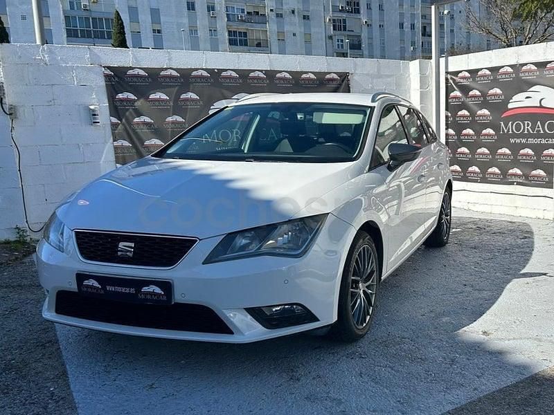 Usado Seat Leon Style 150 CV (110 kW) 2015 Blanco Familiar
