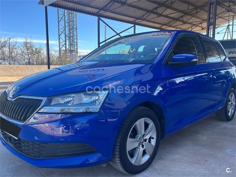 Usado Skoda Fabia Ambition 110 CV (80 kW) 2019 Azul Berlina