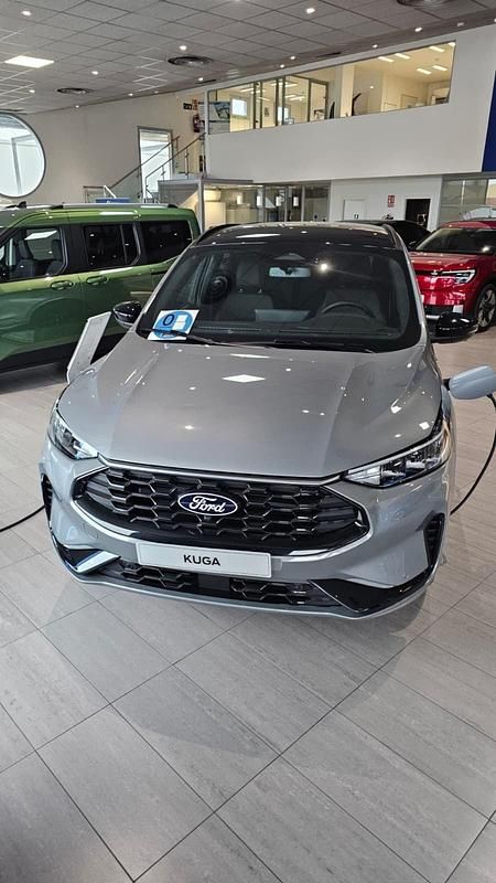 Nuevo Ford Kuga ST-Line X 243 CV (178 kW) 2025 Plateado SUV