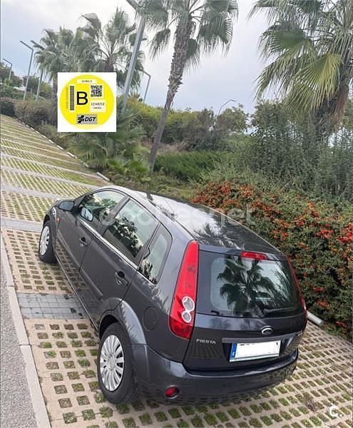 Negro Usado 2006 Ford Fiesta Trend Berlina | 3740 € - Imagen 1/4