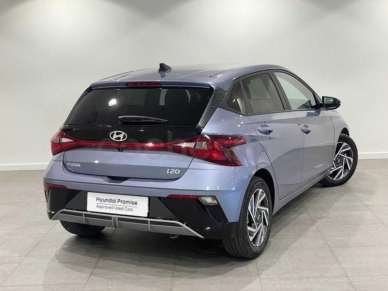 Usado Hyundai i20 100 CV (73 kW) 2025 Violeta / lila Utilitario
