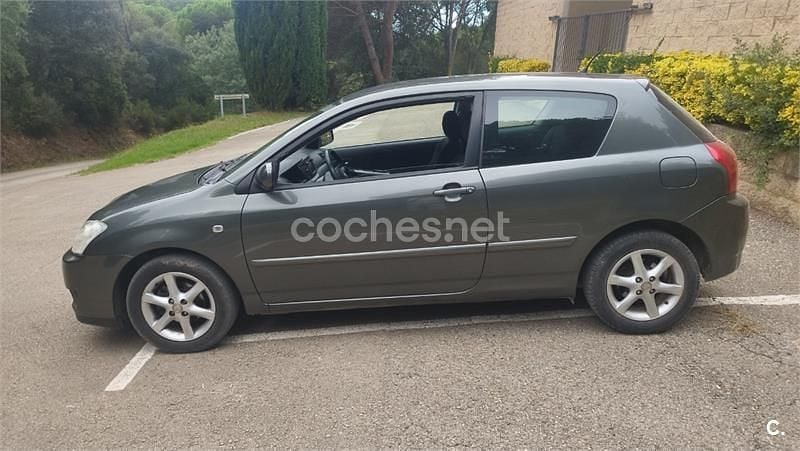 Gris / plata Usado 2005 Toyota Corolla Sol Berlina | 3650 € (Super precio) - Imagen 1/4