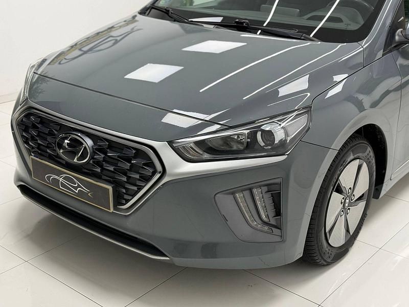 Usado Hyundai Ioniq 141 CV (103 kW) 2021 Gris Utilitario