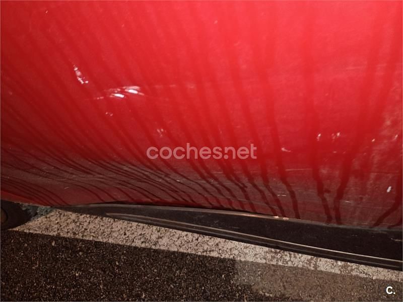 Usado Renault Clio GrandTour LIMITED 90 CV (66 kW) 2015 Rojo Familiar