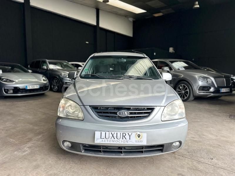 Usado Kia Carens LX 112 CV (82 kW) 2005 Gris / plata Monovolumen