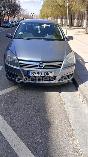 Usado Opel Astra Enjoy 120 CV (88 kW) 2005 Gris / plata Berlina