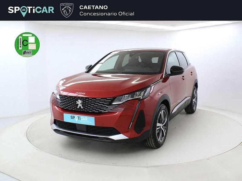 Usado Peugeot 3008 Allure 131 CV (96 kW) 2022 Rojo Monovolumen