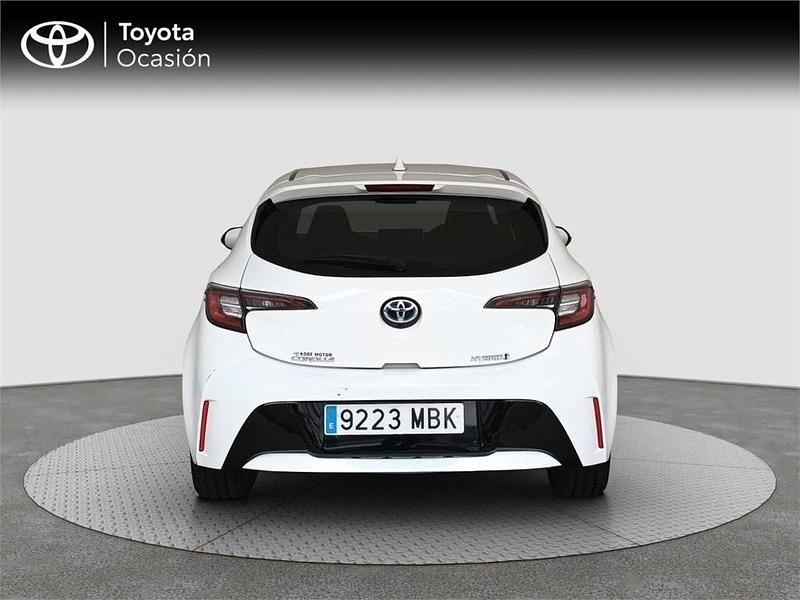 Usado Toyota Corolla Active 122 CV (89 kW) 2022 Blanco Monovolumen