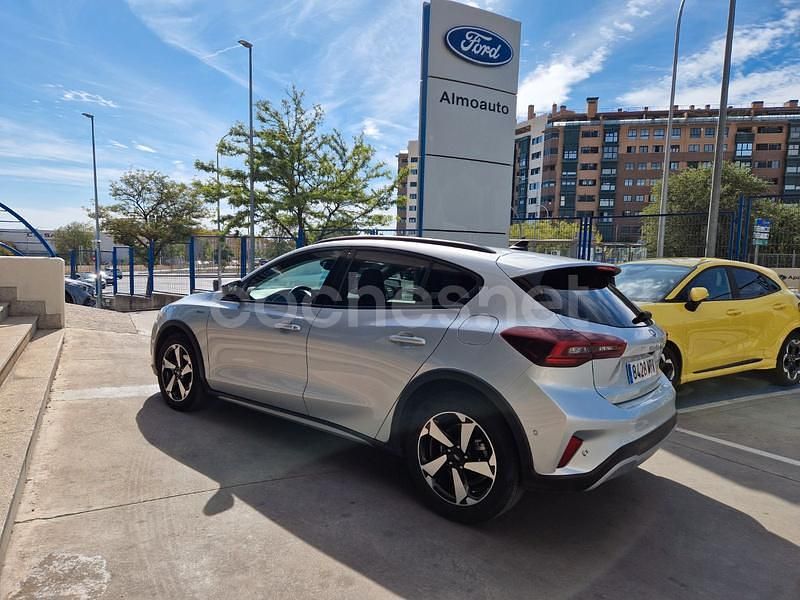 Usado Ford Focus Active 155 CV (114 kW) 2024 Gris / plata Berlina