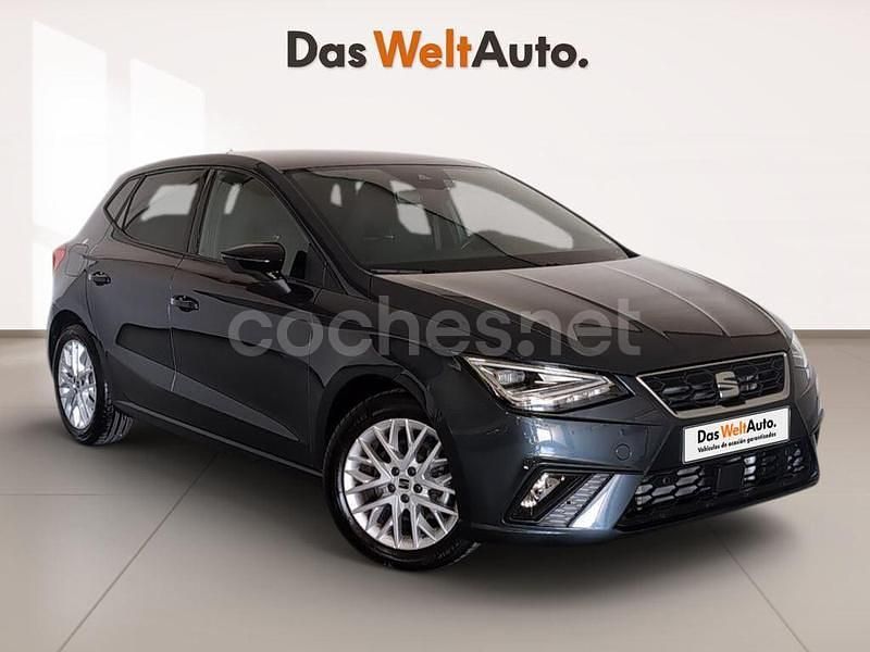 Gris Usado 2025 Seat Ibiza FR Berlina | 19.590 € (Precio justo) - Imagen 1/4